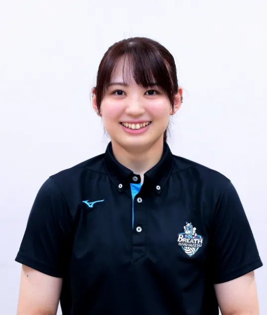 足立 溜奈