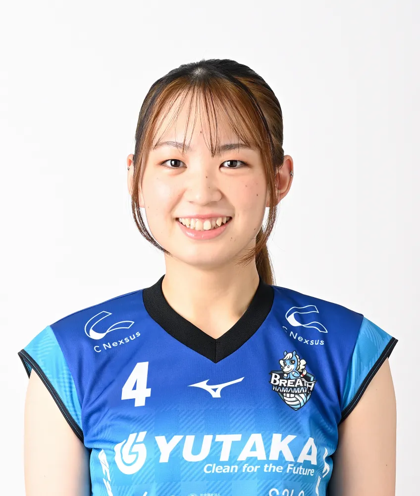 足立 溜奈