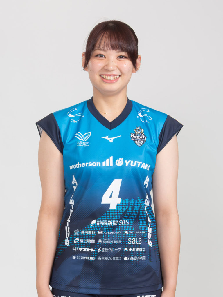 足立 溜奈